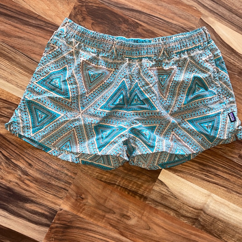 Patagonia Women's Geometric Teal and Beige Shorts